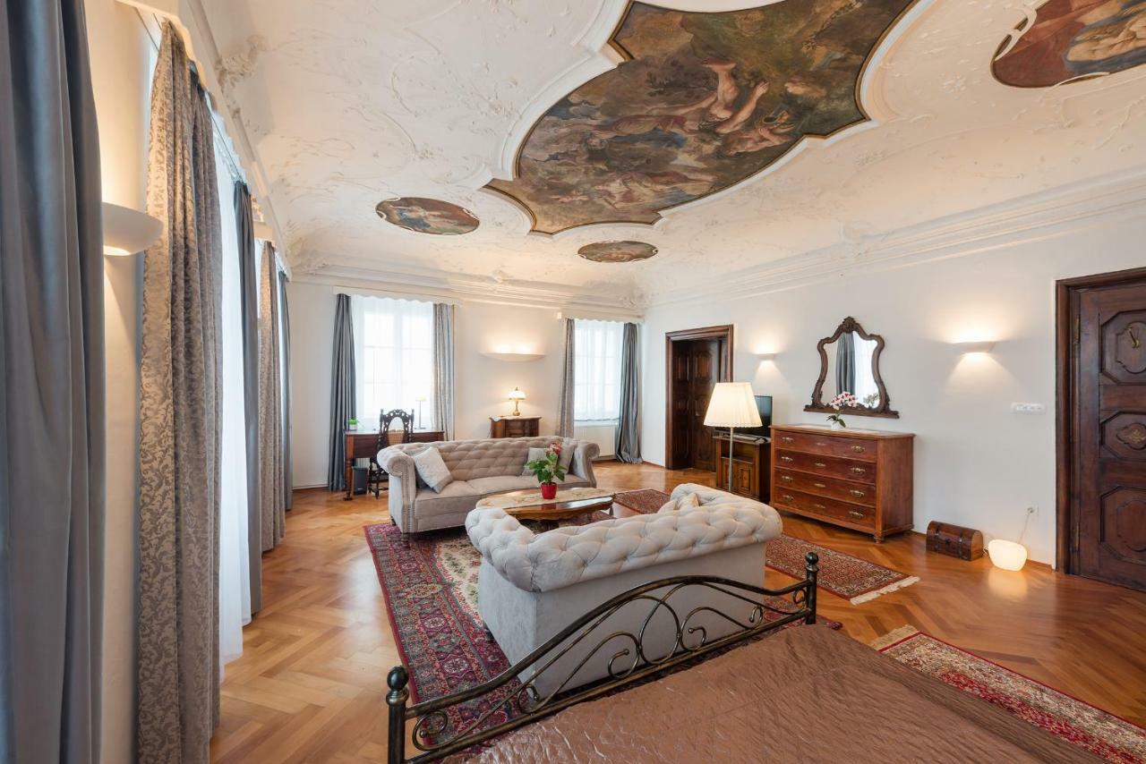 Codelli Deluxe Fresco City Centre App With Balcony ليوبليانا المظهر الخارجي الصورة
